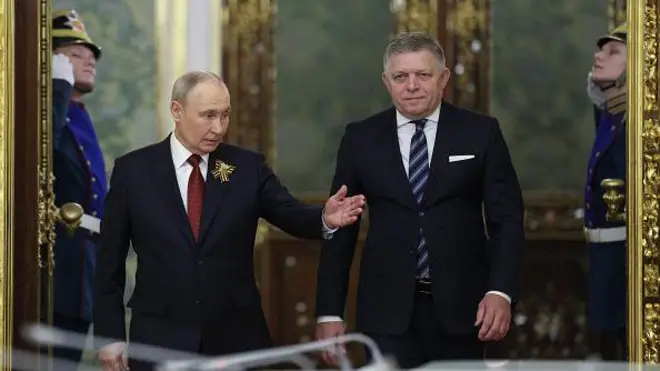 Менш ніж за тиждень до удару Росії по Закарпаття словацький прем'єр Роберт Фіцо їздив до Москви на зустріч із Путіним