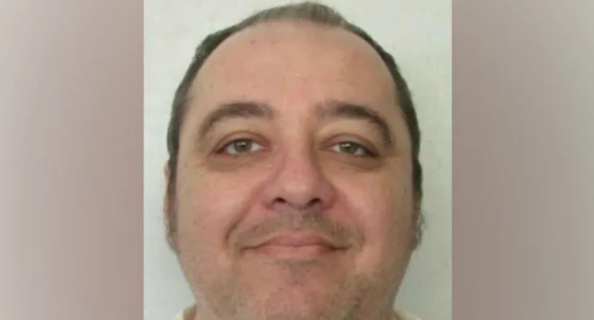 केनेथ इयूजिन स्मिथ