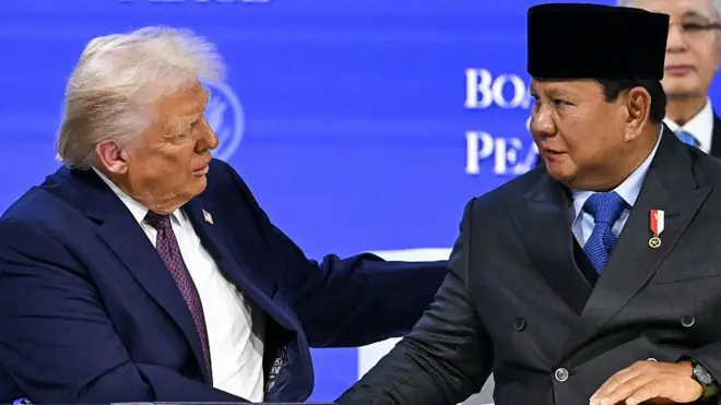 Presiden AS, Donald Trump, berbincang dengan Presiden Prabowo Subianto di Davos, 22 Januari 2026.