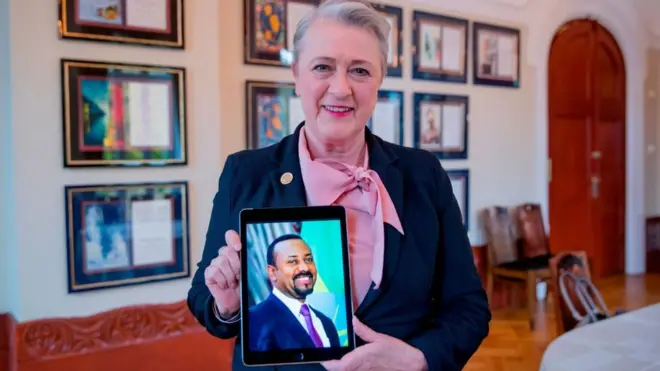 Dura teessuu koree badhaasa Noobeelii suuraa MM Abiy qabattee