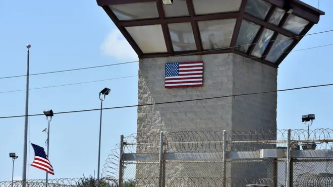 Quedan 61 detenidos en el centro de detención de la base naval estadounidense de Guantánamo, en la isla de Cuba.