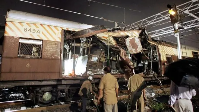 ముంబయి రైలు పేలుళ్లు