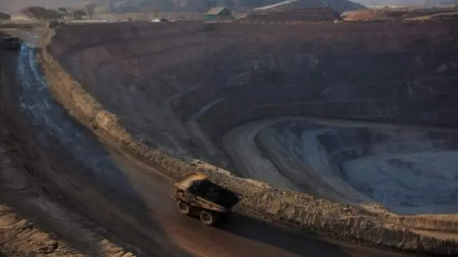 شاحنة ووادي