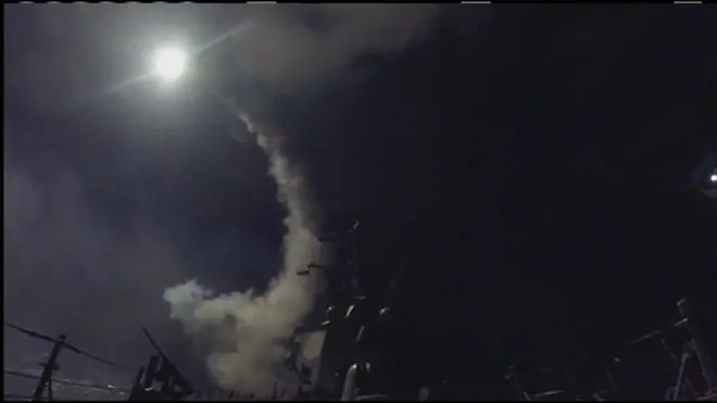 ABD Savunma Bakanlığı füzelerin fırlatılma anını paylaştı.