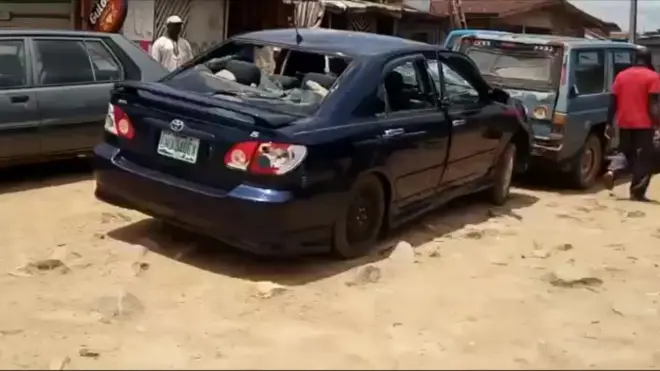 Dis na PDP chieftain Fatai Diekola car afta di attack as police dey carri am comot