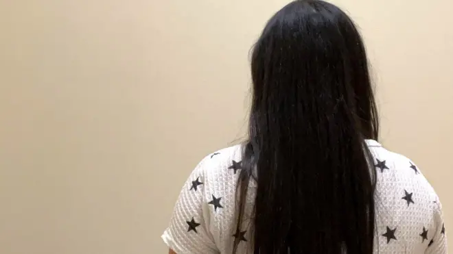 Kelly dijo que hizo clic en el sitio web de la clínica desesperada, sabiendo que no podía pagar un médico.