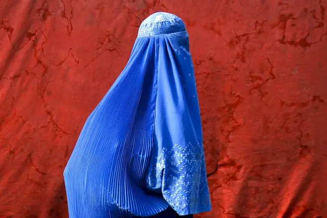 ښځه په چادري کې