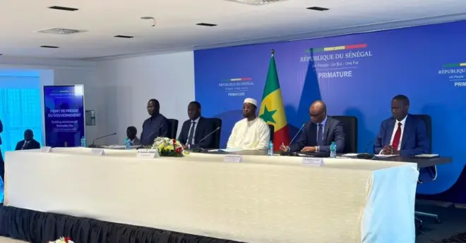 Ousmane Sonko avec des membres du gouvernement du Sénégal 