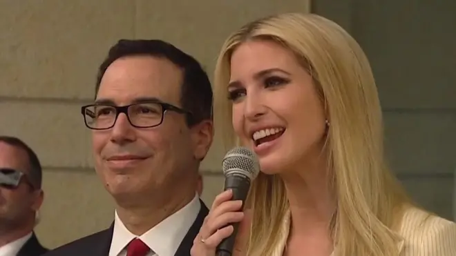 لحظة افتتاح السفارة الأمريكية رسمياً في مدينة القدس.