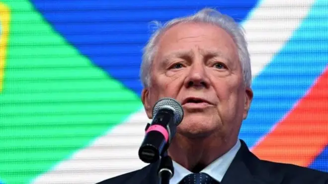 Putin eski spor bakanı Vitaly Smirnov'u anti-doping sistemini reforme etmek için atamıştı.