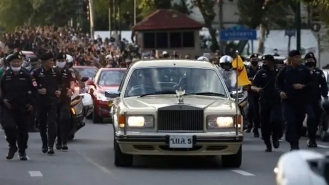 ขบวนเสด็จ