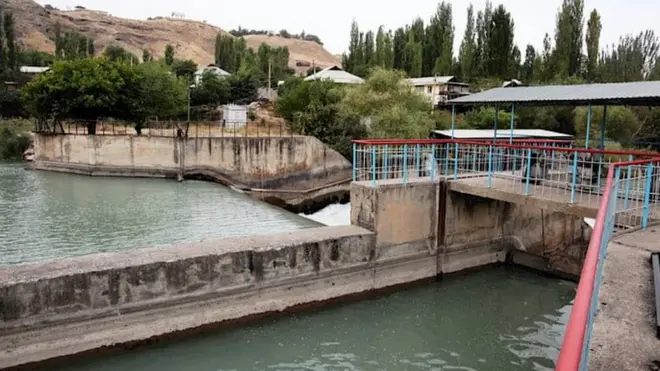 Баткендин Ак-Сай айылындагы суу бөлүштүрүлүүчү жай