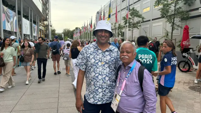 पॅरिस ऑलिंपिक डायरी : जगावेगळे फॅन्स, पत्रकार आणि फ्रान्समधला उकाडा