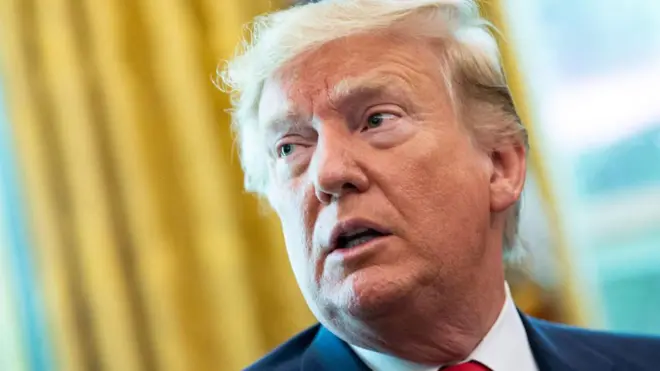 डोनाल्ड ट्रम्प