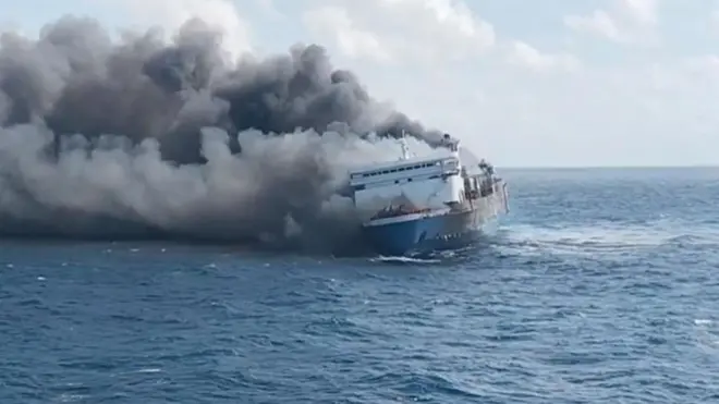 KM Mutiara Sentosa 2 terbakar di perairan Pulau Sapudi, Sumenep, Madura. 