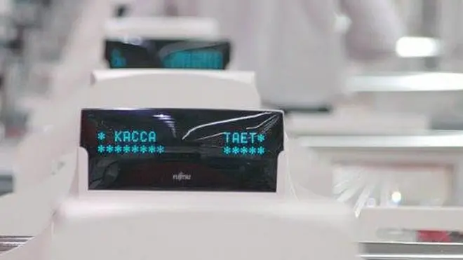 Устройства, передающие суммы всех чеков. пробиваемых в Российской Федерации в налоговую службу, производятся десятком фирм. Сбой коснулся моделей трех производителей