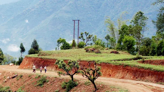 પર્વતની પ્રતિકાત્મક તસવીર