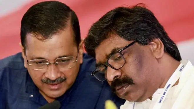 अरविंद केजरीवाल और हेमंत सोरेन की फ़ाइल फ़ोटो