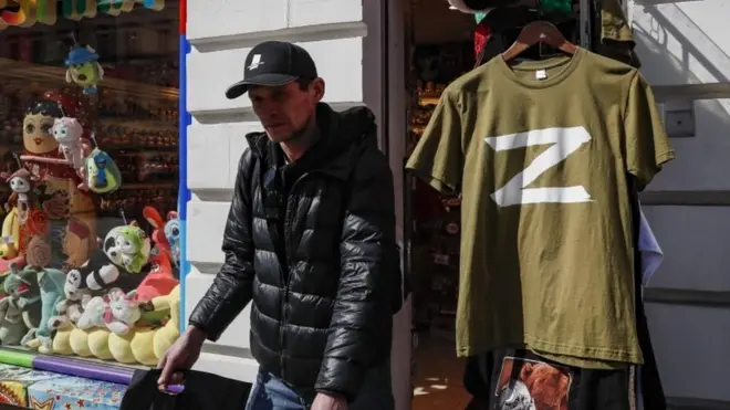 حرف Z بعنوان نماد "عملیات نظامی ویژه" روسیه در اوکراین در سراسر مسکو دیده می شود