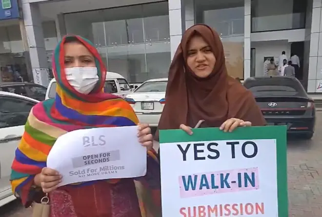 طلبہ، اٹلی ویزا، احتجاج