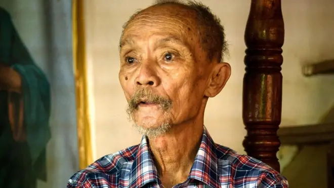 Aclo vivió para contarlo. Y fue el único.