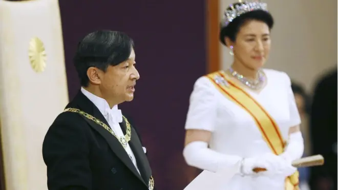 Tân Nhật hoàng Naruhito và Hoàng hậu Masako tại Hoàng cung