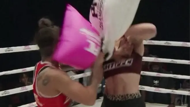 කොට්ටපොර වෘත්තීය සටන් වළල්ලට ඇතුළු වේ