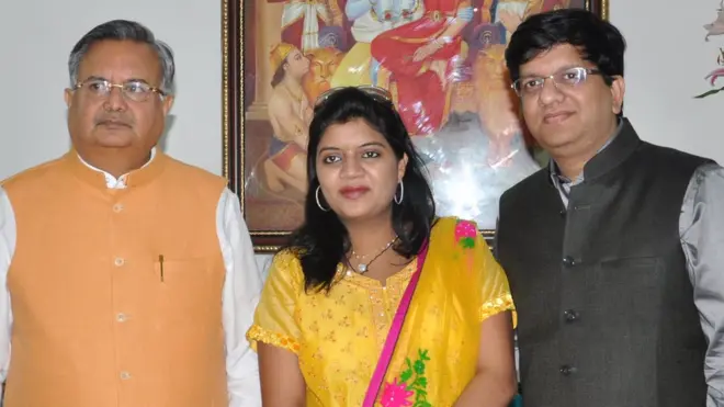 रमन सिंह, बेटी अस्मिता और दामाद पुनीत के साथ