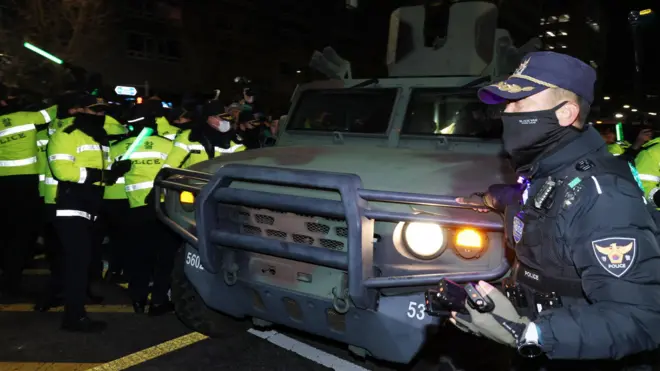 Военные и полиция в Сеуле