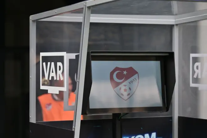 VAR monitörü