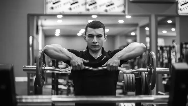 Vüqar Məmmədov boş vaxtını əsasən idman zalında dostları ilə keçirir. O əmindir ki, güclü əzələyə, atletik bədənə malik olmaq maskulinliyin ayrılmaz parçasıdır və əsl kişi fiziki cəhətdən güclü olmalıdır.