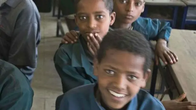 እቲ መደብ ቁጽሪ ናይቶም ብሰንኪ ስእነት መግቢ ካብ ትምህርቲ ዝቦኽሩ ቆልዑ'ውን ከም ዝጎድል ዝገብር'ዩ