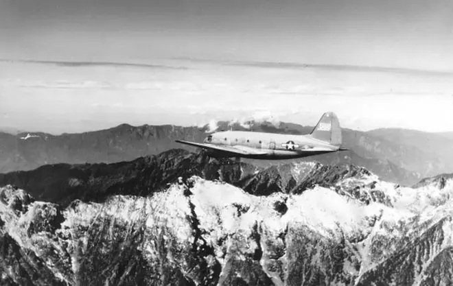 पायलट इस रूट को 'द हंप' कहकर बुलाते थे