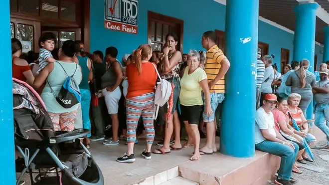 En algunas provincias del interior del país el desabastecimiento es mayor, según algunos cubanos.