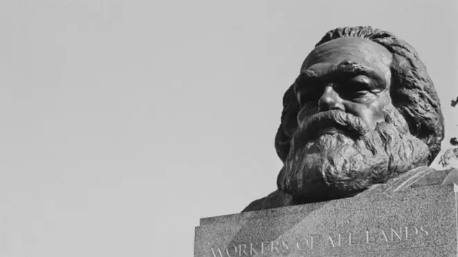 Hồi 2013, Karl Marx được coi là học giả có ảnh hưởng nhất thế giới, dẫu cho nhiều chính thể cộng sản vốn đi theo học thuyết của ông đến nay đã không còn tồn tại