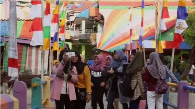 Барвисті нетрі