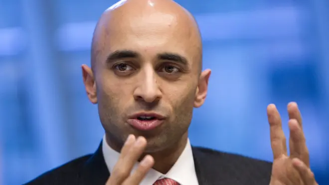 يوسف العتيبة مقرب جدا من ولي عهد الامارات محمد بن زايد