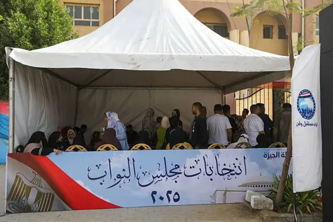  رأيتهم يدهسون الجرحى بسياراتهم ، الهروب المرعب من الحرب في السودان