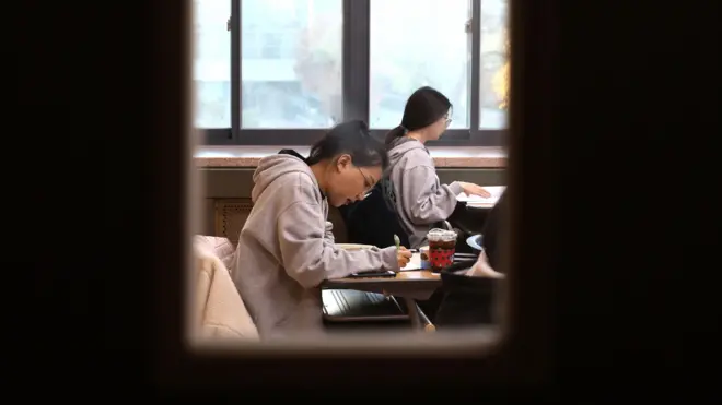 दक्षिण कोरियाई स्टूडेंट्स