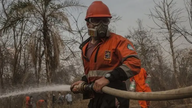 "Ya no tenemos hombres, no alcanzan los voluntarios", declaró la esposa de uno de los voluntarios.
