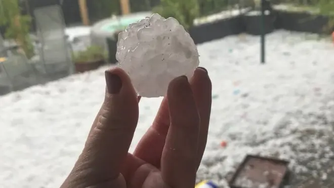 వడగళ్లు