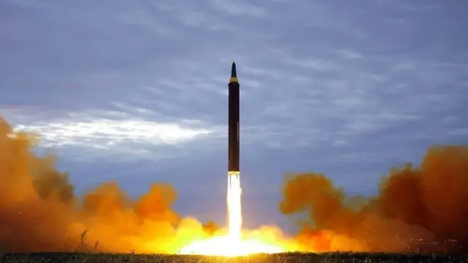 ขีปนาวุธ