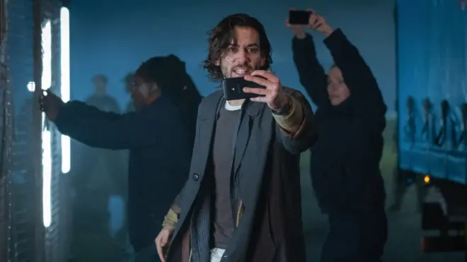 Серіал "Роки й роки"