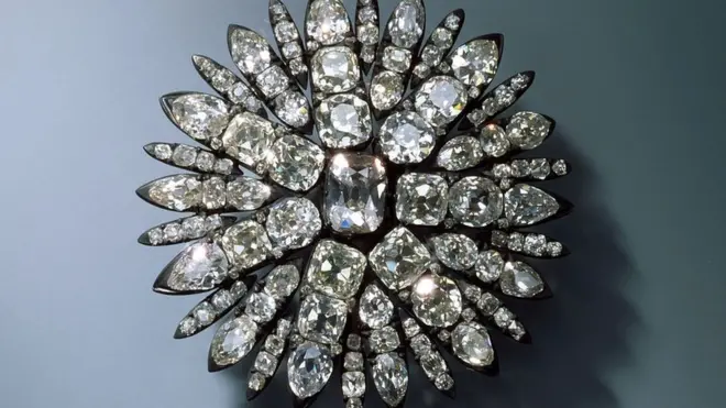 The jewellery was part of a ten-set collection featuring diamonds, sapphires, rubies and emeralds