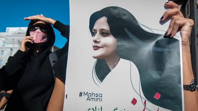 महसा अमीनी की पोस्टर