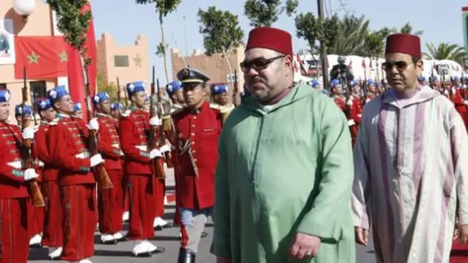Le roi Mohammed VI lors de sa visite à Laâyoune.