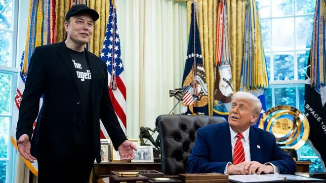अमेरिकेचे अध्यक्ष डोनाल्ड ट्रम्प आणि उद्योगपती इलॉन मस्क