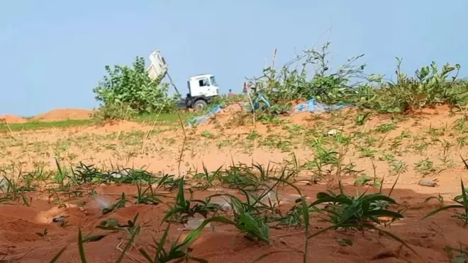 Aliyeshuhudia anasema RSF iliamuru makumi ya miili kutupwa kwenye shimo