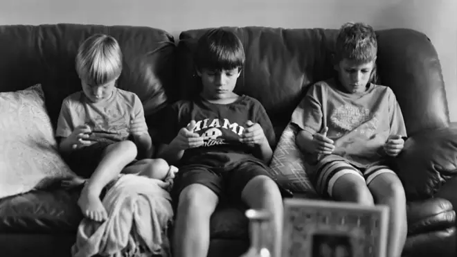 이 사진이 낯설게 느껴지는가?