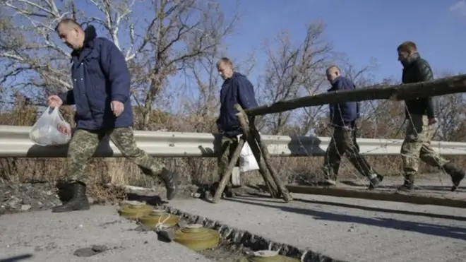 Украинские военные, освобожденные из плена, в Счастье (Луганская обл.), 29 октября 2015 года